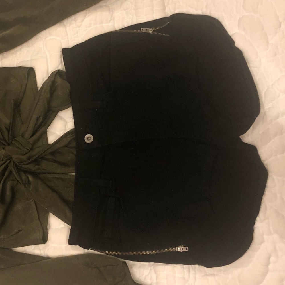Carmar LFstore black highrise black zip side short